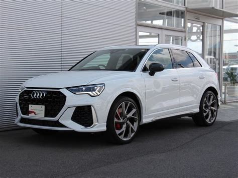 アウディ Rs Q3 ベースグレード Rsデザインパッケージsスポーツシート パノラマサンルーフ ダンピングコントロールサスペンション スポーツエキゾーストの中古車｜グーネット中古車