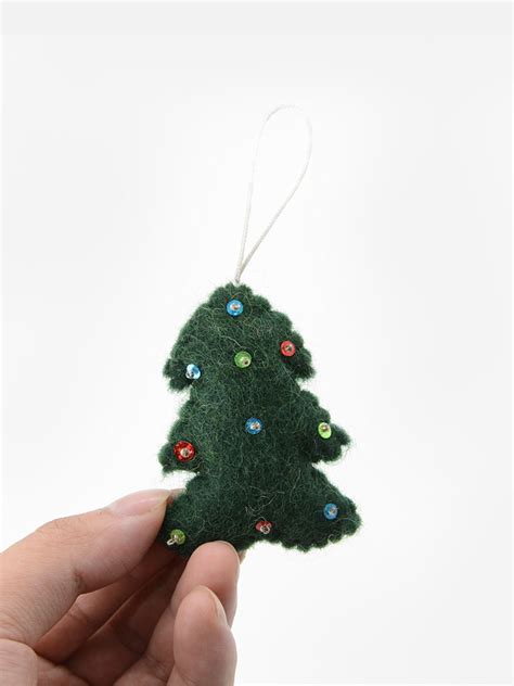 Felt Christmas Tree with Small Dots (Set Of 10) - Woollyfelt