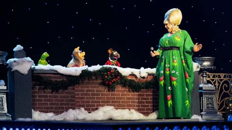 There S Magic In The Air At D Expo S The Muppet Christmas Carol