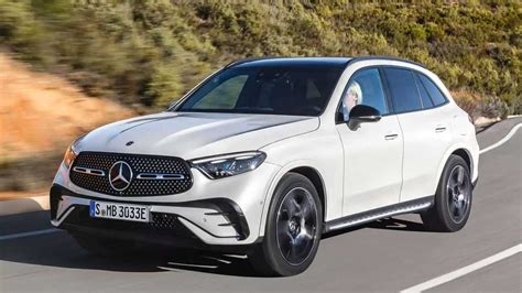 Mercedes Benz GLC 2023 estreia 2ª geração maior e motor híbrido leve