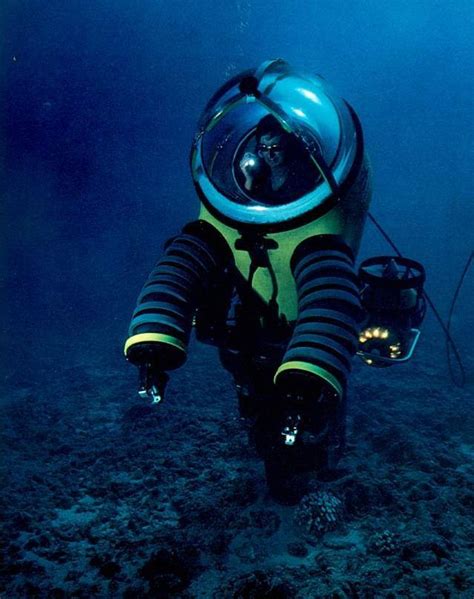 WASP Dive Suit TYPE 1-x640 | Deep sea diver art, Diving, Atmospheric ...