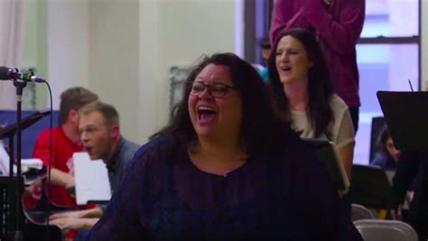 O Rei do Show Keala Settle canta This is Me em ensaio incrível