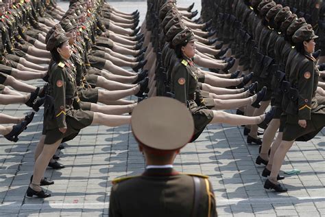 Parade Pomp Und Provokationen Nordkorea Pr Sentiert Sein