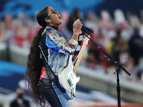 Watch: H.E.R. shreds America The Beautiful at Super Bowl LV