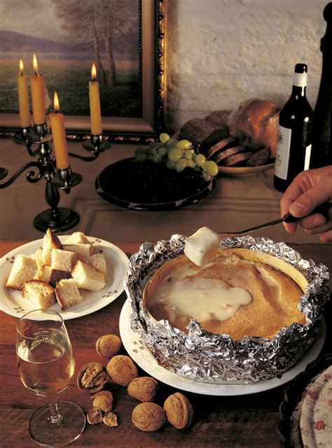 Vacherin Mont D Or AOP In De Oven Kaas Uit Zwitserland