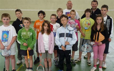 Badminton Douze Jeunes En Stage D Couverte Le T L Gramme