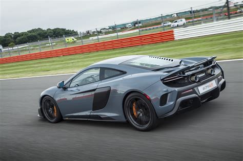 Fond d écran McLaren 675lt Nous spé vue de côté 4096x2731