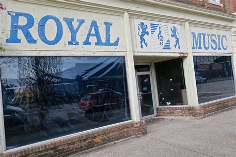 Royal Music Bowling Green Ky Royal Music In Downtown Bow Flickr