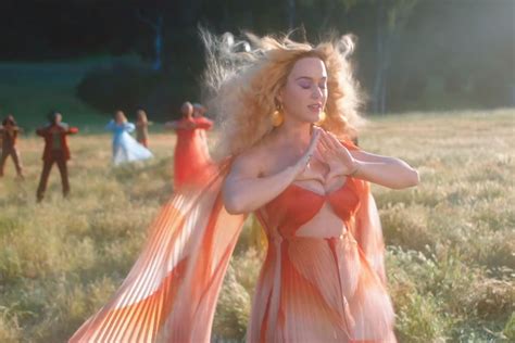 VidÉo Katy Perry Dévoile Son Single Never Really Over Et Son Clip Solaire