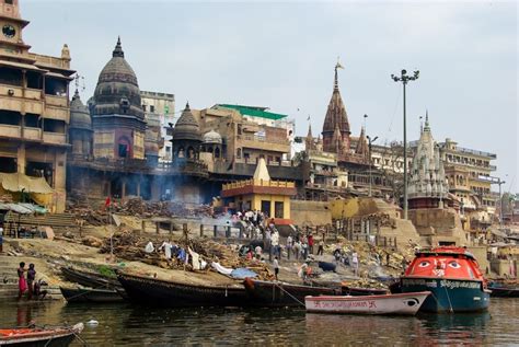 Manikarnika Ghat Varanasi Timings, History, Entry Fee & Aarti Timings