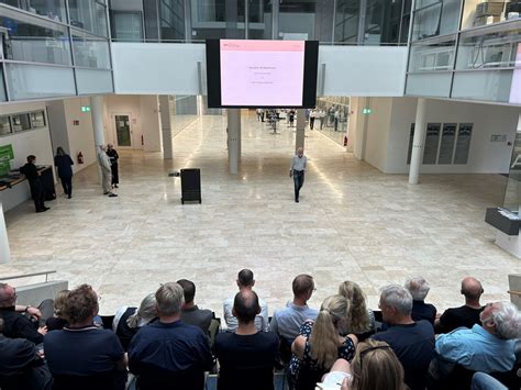 Stele vor BMF macht auf Architekturpreis aufmerksam Universität zu Lübeck