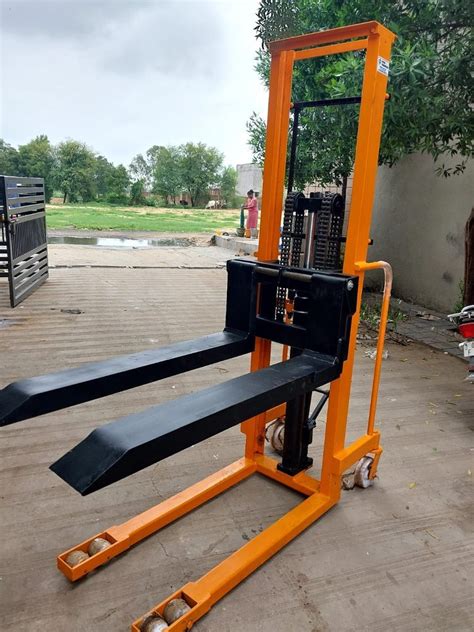 MS Manual Hydraulic Hand Pallet Stacker Capacity 1 Ton 3 M At Rs