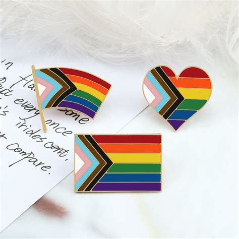 Lgbtq Pride Flags Pins Badges For Gay Lesbian Rainbow Enamel Heart Shaped Flag Banner Brooch