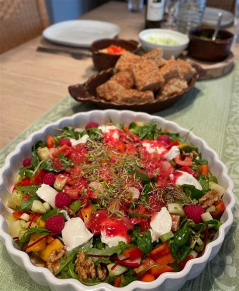 Fruchtiger Salat Mit Himbeeren Yummyhochzehn De