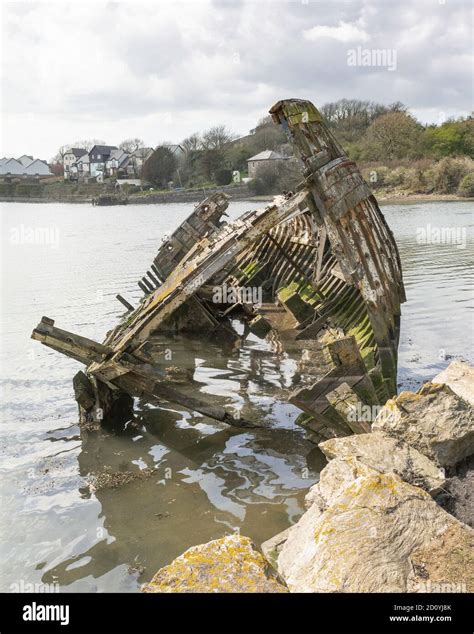 Wreck Wrecked Shipwreck Shipwrecked Fotos Und Bildmaterial In Hoher