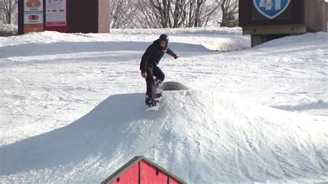 Challenging ski conditions in Wisconsin; region without natural snow