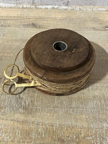 Flat Twine Spool With Scissors The Crafty Decorator