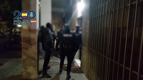 Doce Detenidos En Sevilla Por Enfrentamientos Violentos Entre Grupos