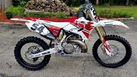 Yz Retro White Plastics And Red Seat Cover And Graphics Kit