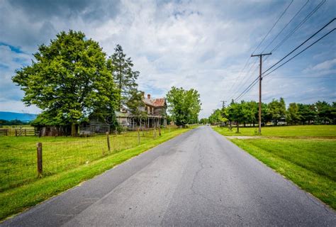 Farm Along A Country Road In Elkton In The Shenandoah Valley Of Stock