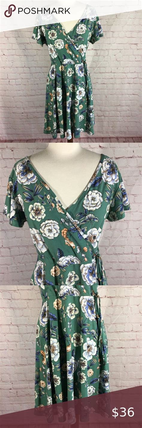 Kaileigh Green Floral Short Sleeve Faux Wrap Dress Size Medium Faux