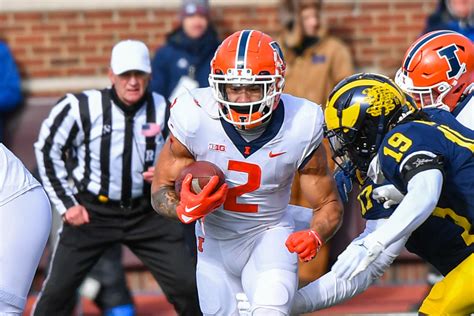 Illinois Football Illini Losing A Legend In Running Back Chase Brown