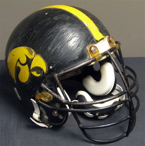 Football Helmet Style: Used college football helmets