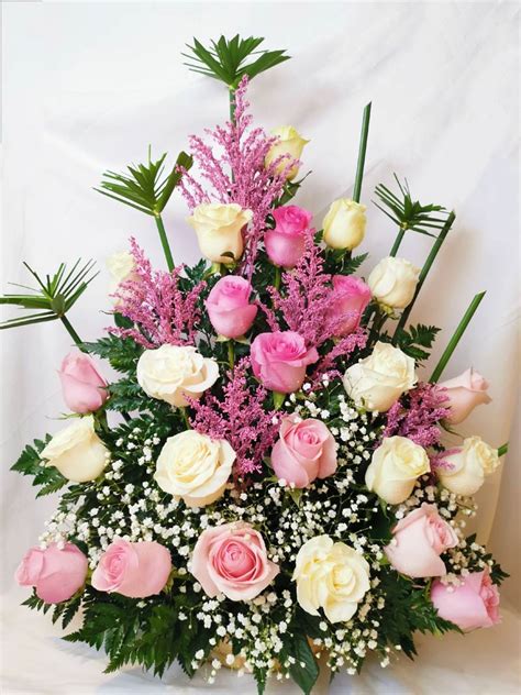 Recopilaci N Imagen Arreglos Florales Con Rosas Rosas Abzlocal Mx