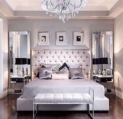 Master Bedroom Bedside Mirrors Mirrors Behind Bedside Table Para La