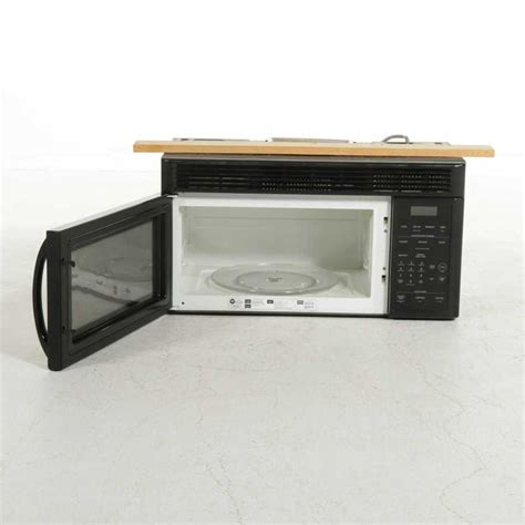 General Electric Under-Cabinet Microwave | EBTH