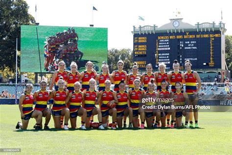 The Adelaide Crows Pose For A Photo During The 2022 Aflw Grand Final News Photo Getty Images