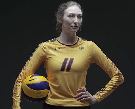 Hoa khôi Kiều Trinh khoe sắc ở Thái Lan hot girl bóng chuyền Canada khoác áo Kinh Bắc Bắc Ninh