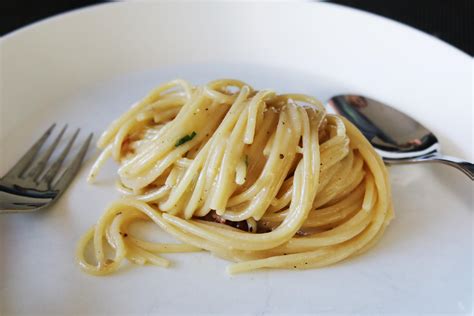 Cacio E Pepe Cremosa Ricetta Classica Con Pecorino Romano Food Blog