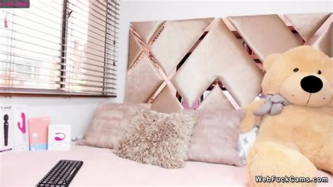 Busty Latina In Bikini Shows Ass On Webcam