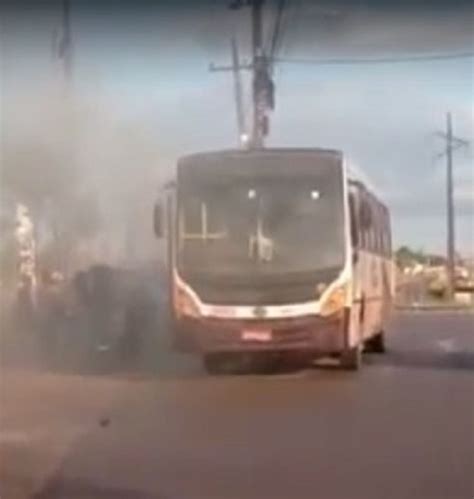 Princípio de incêndio em ônibus assusta passageiros SelesNafes