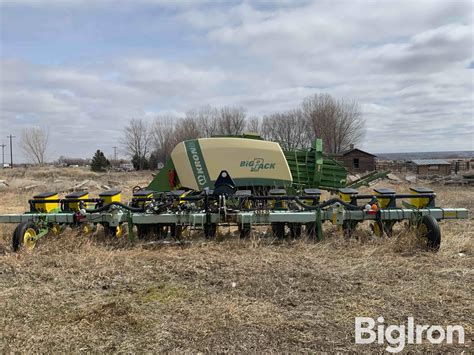 John Deere Maxemerge 2 3 Pt 12 Row Corn Planter Bigiron Auctions