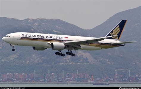 V Sro Singapore Airlines Boeing Er Photo By Wong Chi Lam Id