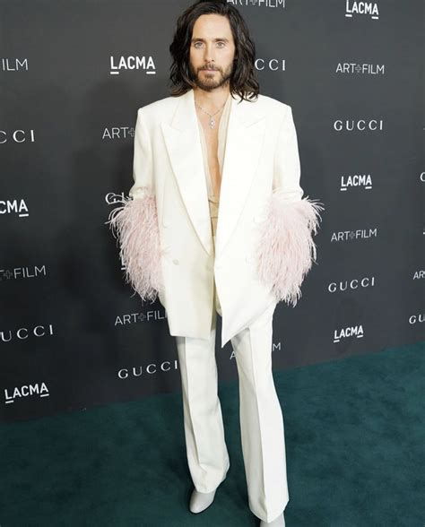 Pin by 𝒹𝒶𝓇𝓀 𝒶𝑔𝑜𝓃𝒾 on Jared Leto Fashion Met gala dresses Fashion week