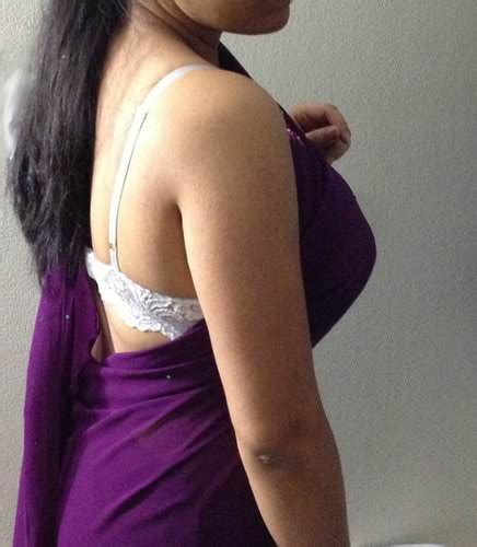 Sexy Indian Bhabhi Purple Sari Removing Bra