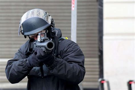 Enfant blessé par un tir de LBD à Lormont 33 le point sur lenquête