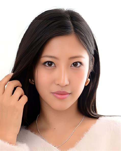 Emiri Momota (Actress) Wiki, Age, Net Worth, Husband, Family, Videos