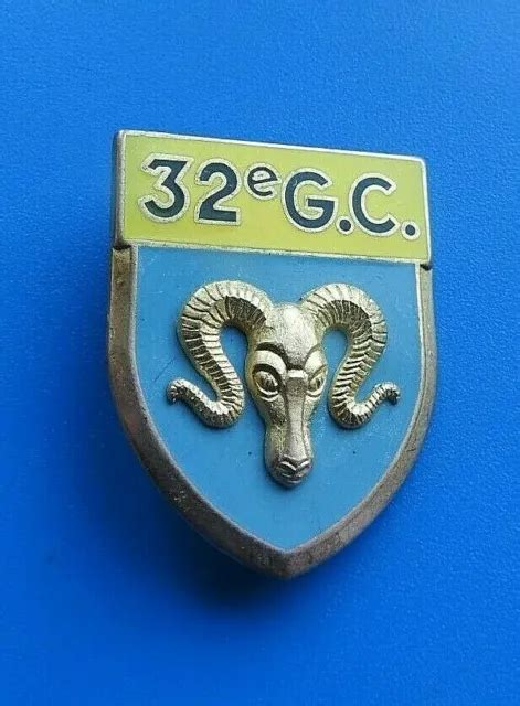 0857 JOLI INSIGNE militaire Régiment 32 Groupement de Camp sigle G