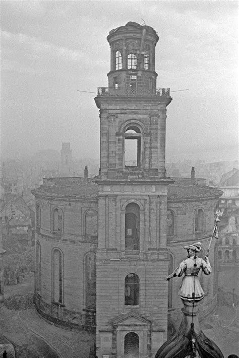 Bilderstrecke Zu Jahre Wiederaufbau Der Paulskirche Bild Von