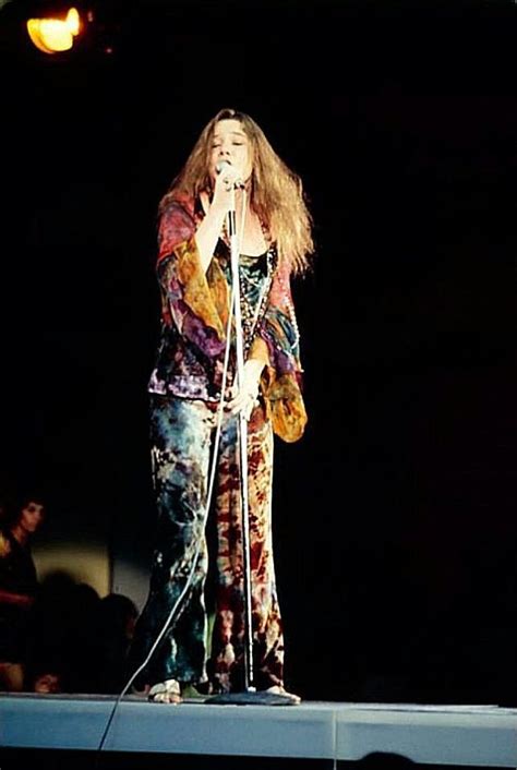 Amazing Photographs Of Janis Joplin Performing At 1969 Woodstock Music Festival ~ Vintage