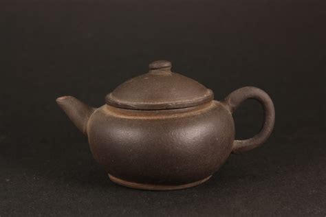 Yixing inventory #16: black clay « A Tea Addict's Journal