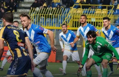 Serie C Girone C Reti Inviolate Tra Juve Stabia E Brindisi Pareggia