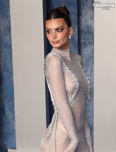 Emily Ratajkowski Flashes Her Nude Tits At The Vanity Fair Oscar