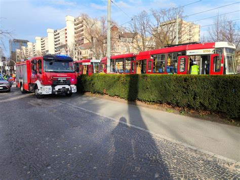 Latka Miertelnie Potr Cona Przez Tramwaj Zdj Cia Informacje Z