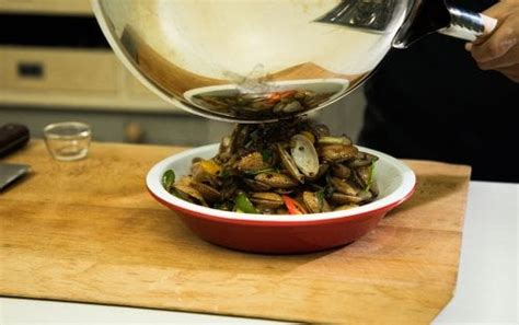 Clam In Black Pepper Sauce หอยลายผัดซอสพริกไทยดำ