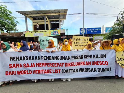 Ribuan Pedagang Di Taman Wisata Candi Borobudur Keukeuh Tolak Relokasi